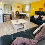 펜션 2 Bedroom Beautiful In *