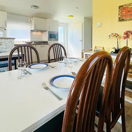 2 Bedroom Beautiful In *