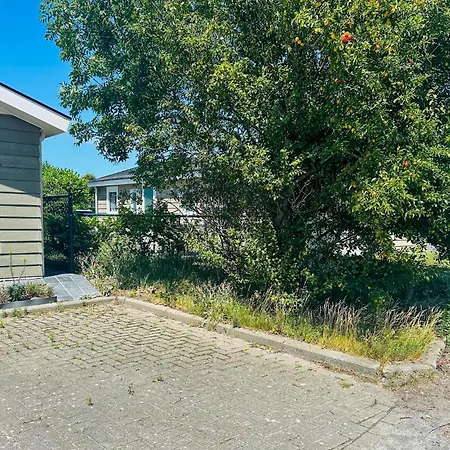 Dom wakacyjny 2 Bedroom Beautiful In Bredene