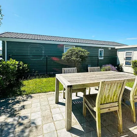 2 Bedroom Beautiful In Holiday home