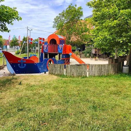 Semesterbostad 2 Bedroom Beautiful In *