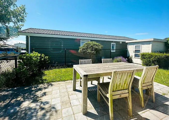 2 Bedroom Beautiful In Semesterbostad